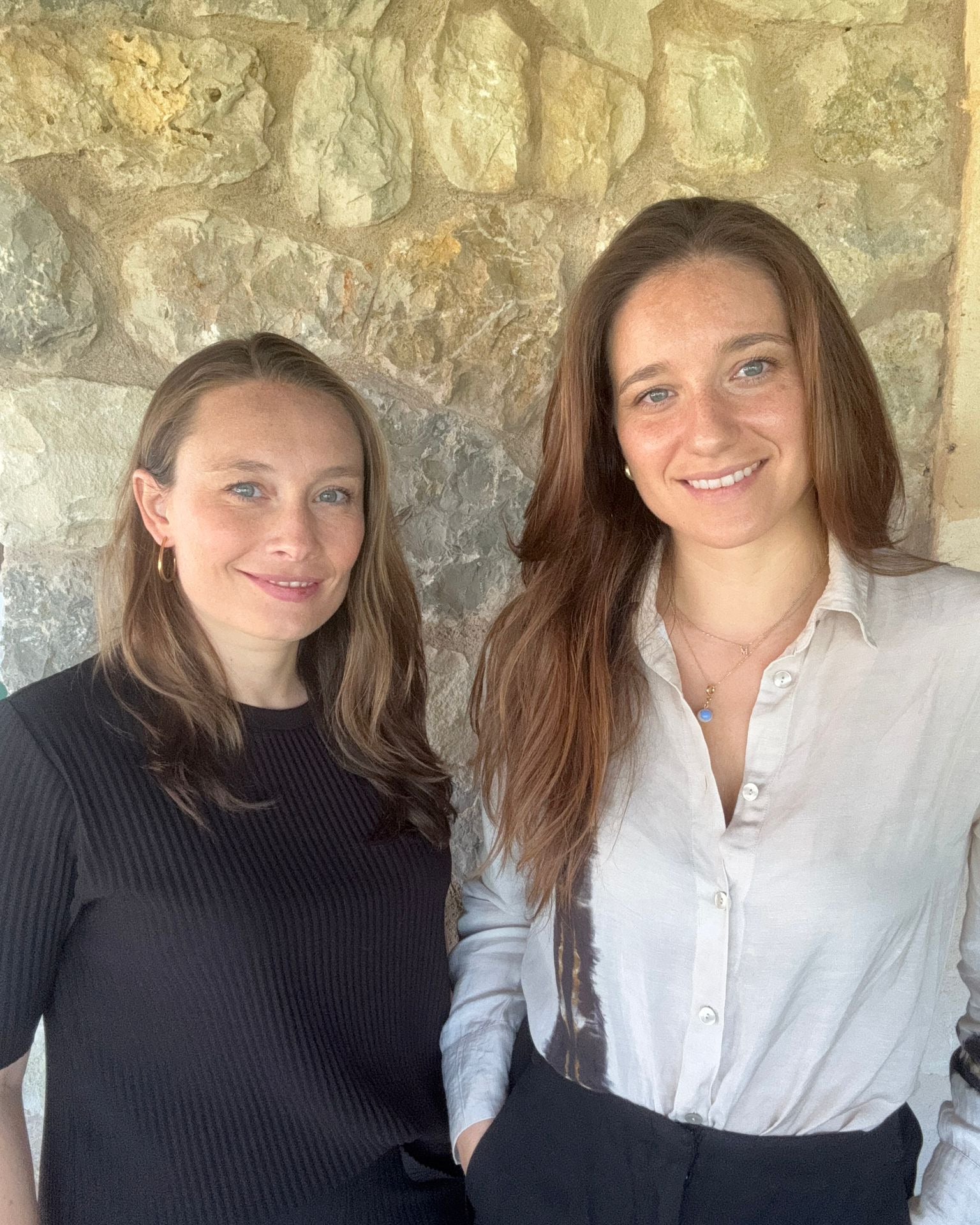 Founders of Roho Mallorca. Sisters Marie and Caroline and producers of handmade natural scented candles. 
